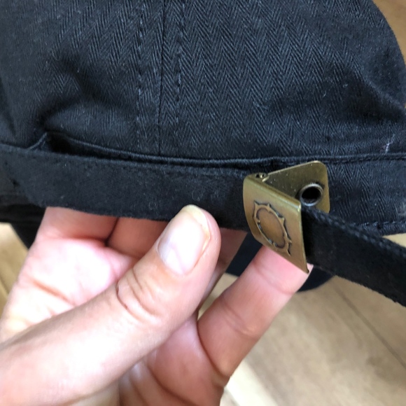 Black Hat - Picture 3 of 7